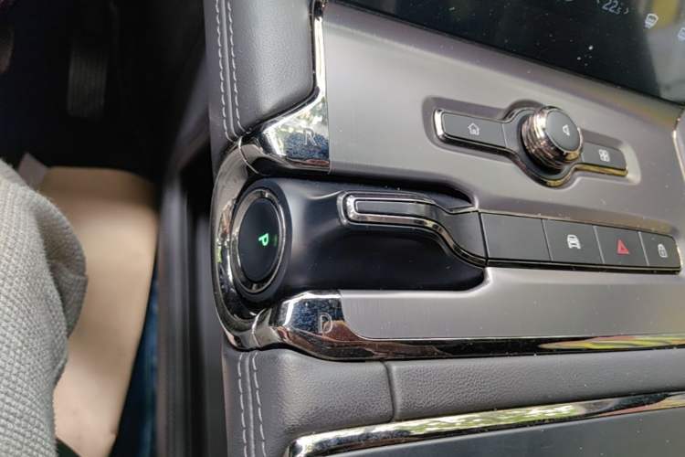 Used Nio EC6 2020 605 km Sport Edition Gear Lever