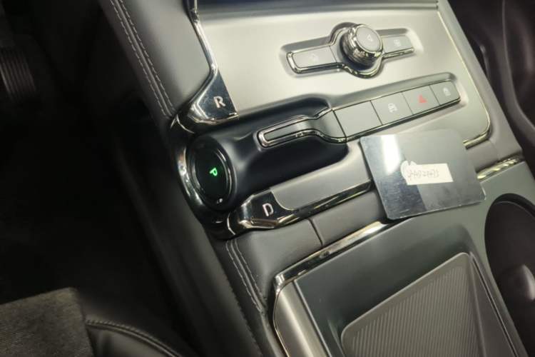 Used Nio EC6 2020 605 km Sport Edition Gear Lever