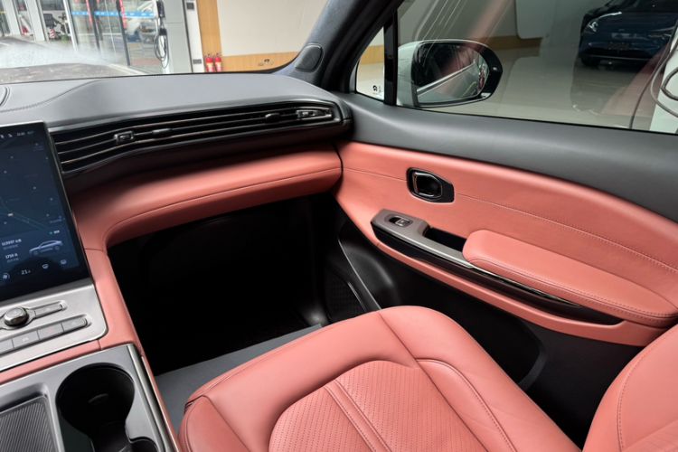 Used Nio EC6 2020 615 km Performance Edition Interior 9