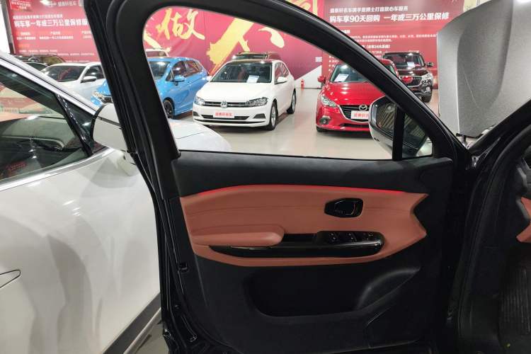 Used Nio EC6 2020 605 km Sport Edition Left Front Door Interior