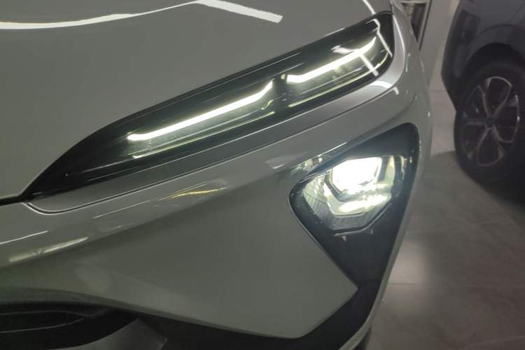 Used Nio EC6 2020 465 km Sport Edition Left Front Headlight