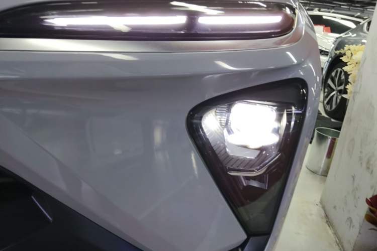 Used Nio EC6 2020 440 km Performance Version Left Front Headlight