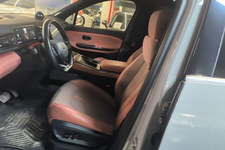 Used Nio EC6 2020 605 km Sport Edition Left Front Seat