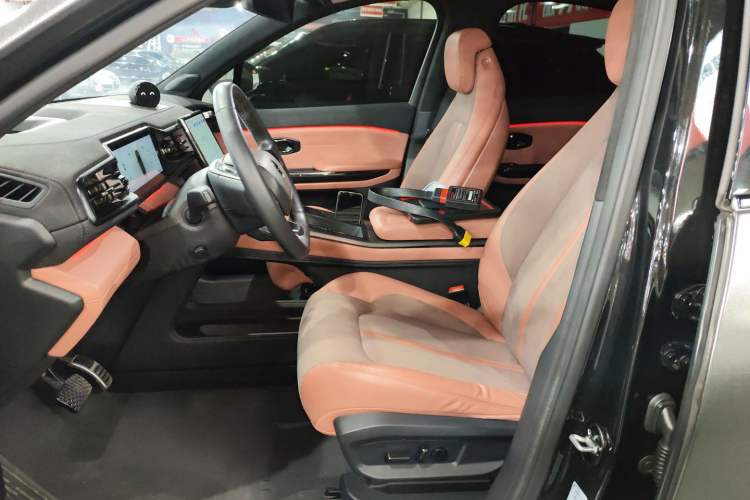 Used Nio EC6 2020 605 km Sport Edition Left Front Seat