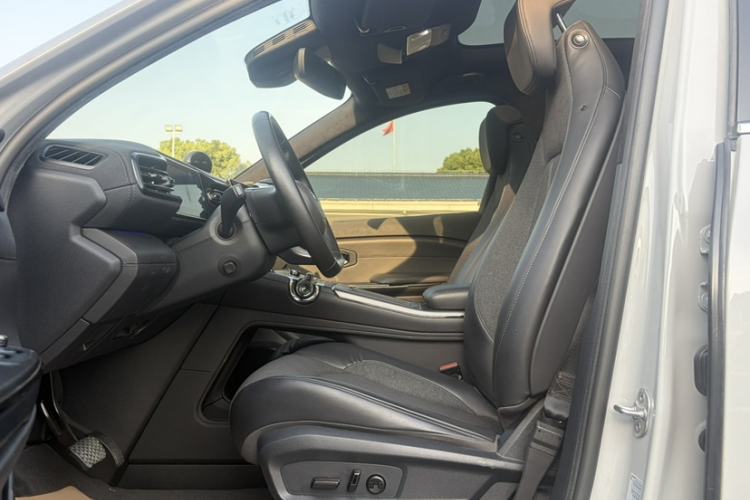 Used Nio EC6 2020 605 km Sport Edition Left Front Seat
