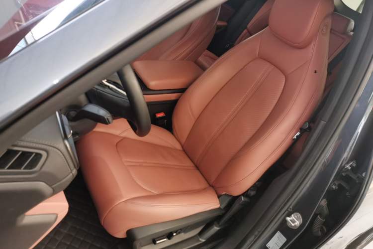 Used Nio EC6 2020 605 km Sport Edition Left Front Seat