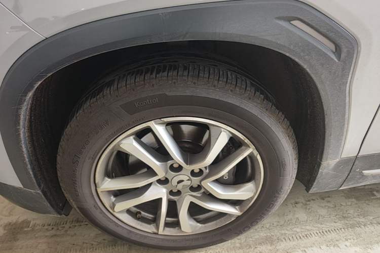 Used Nio EC6 2020 465 km Sport Edition Left Front Wheel Hub