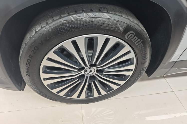 Used Nio EC6 2020 615 km Performance Edition Left Front Wheel Hub