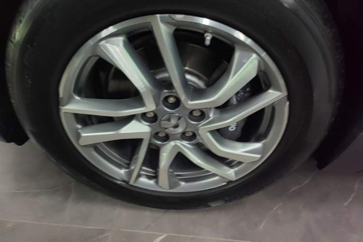 Used Nio EC6 2020 465 km Sport Edition Left Front Wheel Hub