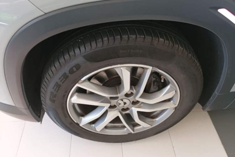 Used Nio EC6 2020 465 km Sport Edition Left Front Wheel Hub