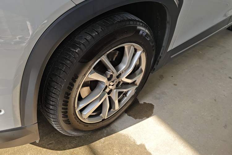 Used Nio EC6 2020 465 km Sport Edition Left Front Wheel Hub