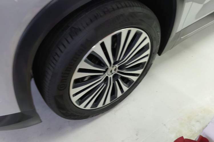 Used Nio EC6 2020 440 km Performance Version Left Front Wheel Hub
