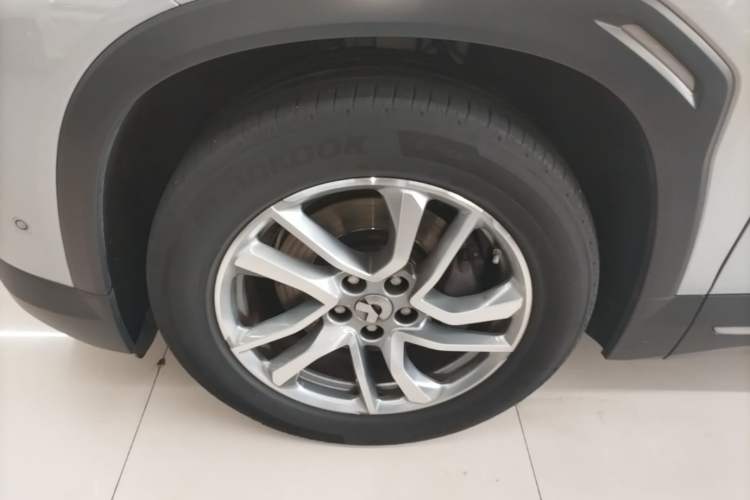 Used Nio EC6 2020 430 km Sport Version Left Front Wheel Hub