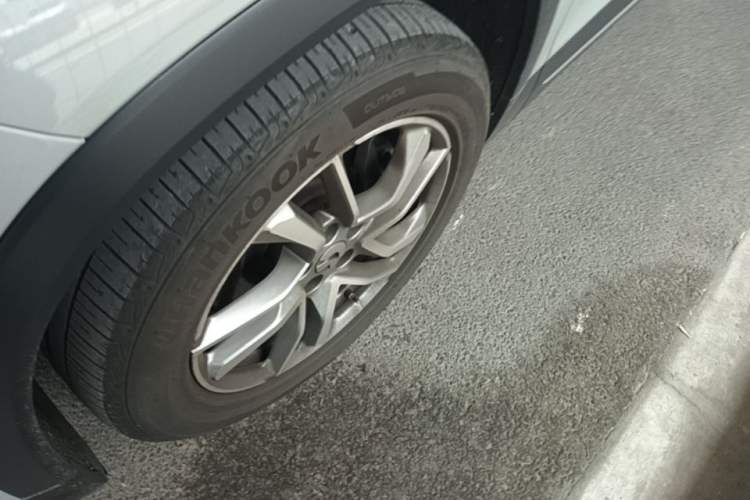 Used Nio EC6 2020 605 km Sport Edition Left Front Wheel Hub