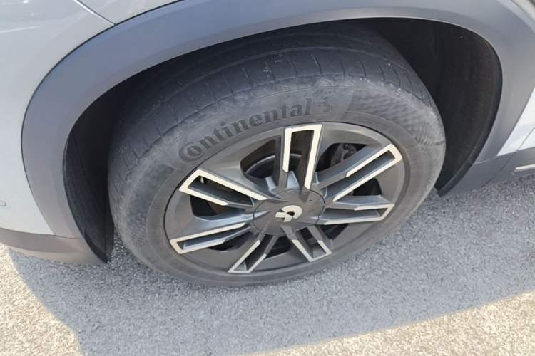 Used Nio EC6 2020 440 km Performance Version Left Front Wheel Hub