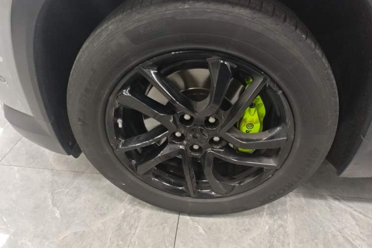 Used Nio EC6 2020 430 km Sport Version Left Front Wheel Hub