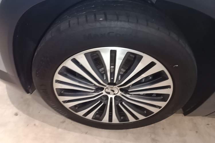 Used Nio EC6 2020 430 km Sport Version Left Front Wheel Hub