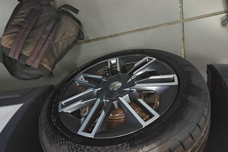 Used Nio EC6 2020 430 km Sport Version Left Front Wheel Hub