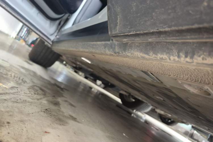 Used Nio EC6 2020 465 km Sport Edition Left Side Sill