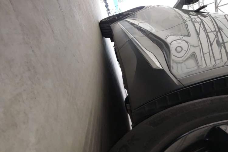 Used Nio EC6 2020 615 km Performance Edition Left Side Sill