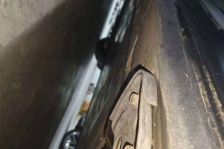 Used Nio EC6 2020 465 km Sport Edition Left Side Sill
