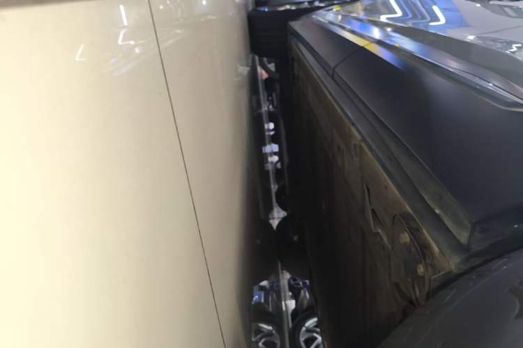 Used Nio EC6 2020 465 km Sport Edition Left Side Sill