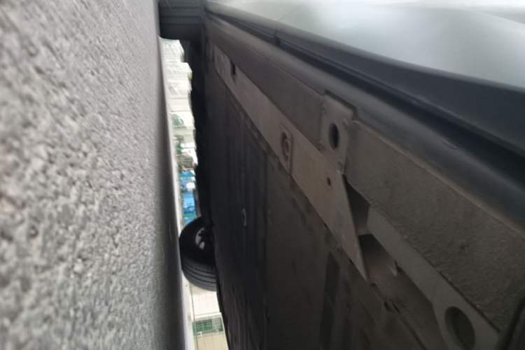 Used Nio EC6 2020 605 km Sport Edition Left Side Sill