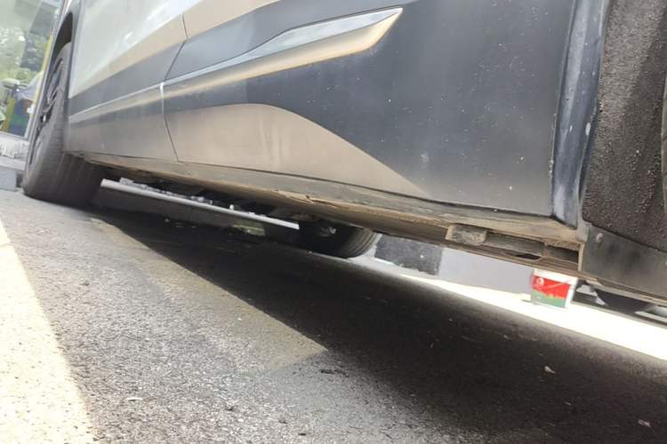 Used Nio EC6 2020 440 km Performance Version Left Side Sill