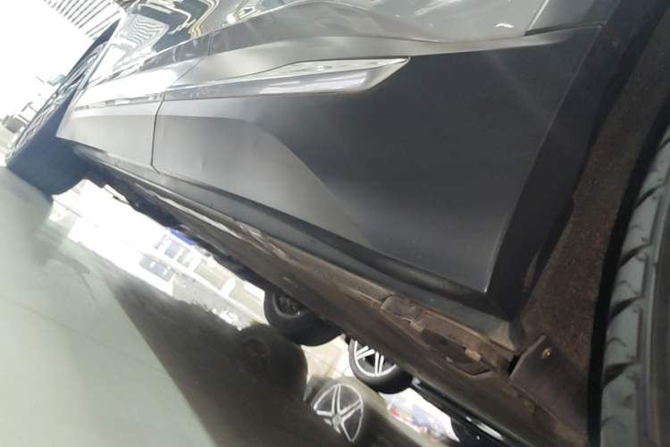 Used Nio EC6 2020 430 km Sport Version Left Side Sill
