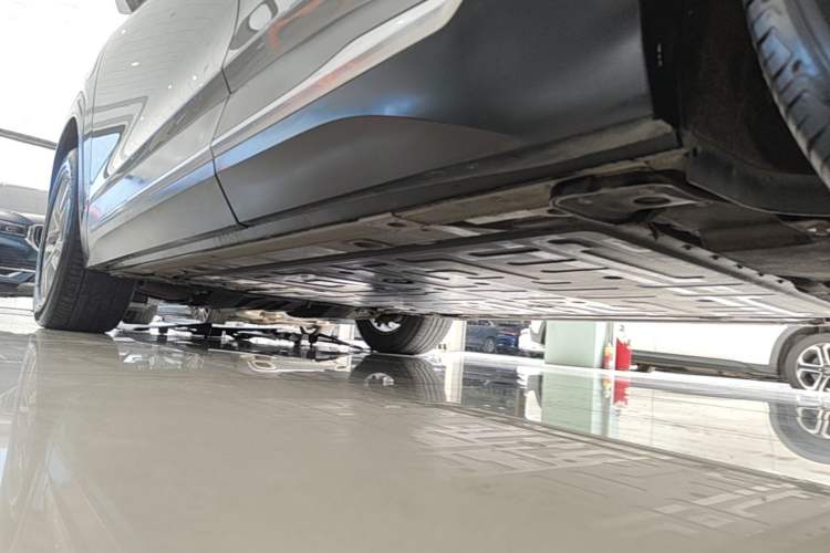 Used Nio EC6 2020 465 km Sport Edition Left Side Sill