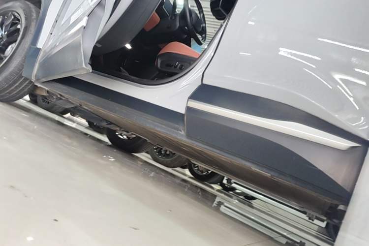 Used Nio EC6 2020 615 km Performance Edition Left Side Sill