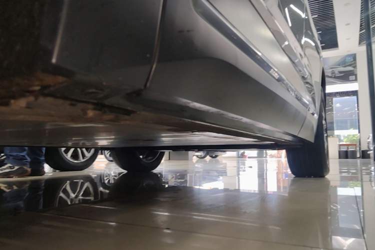 Used Nio EC6 2020 605 km Sport Edition Left Side Sill