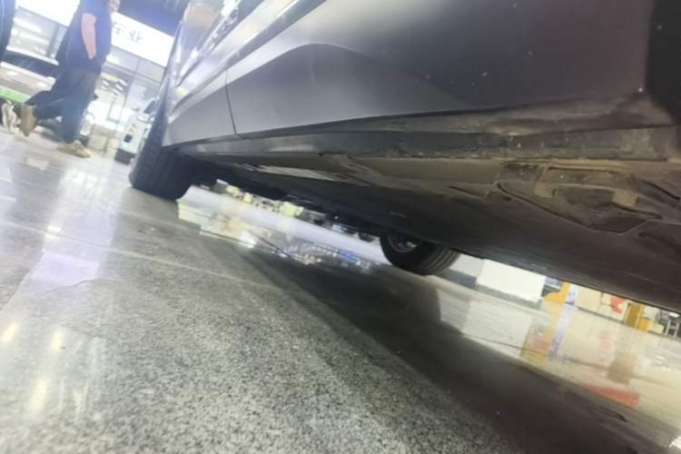 Used Nio EC6 2020 605 km Sport Edition Left Side Sill