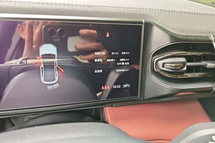 Used Nio EC6 2020 605 km Sport Edition Odometer Close Up