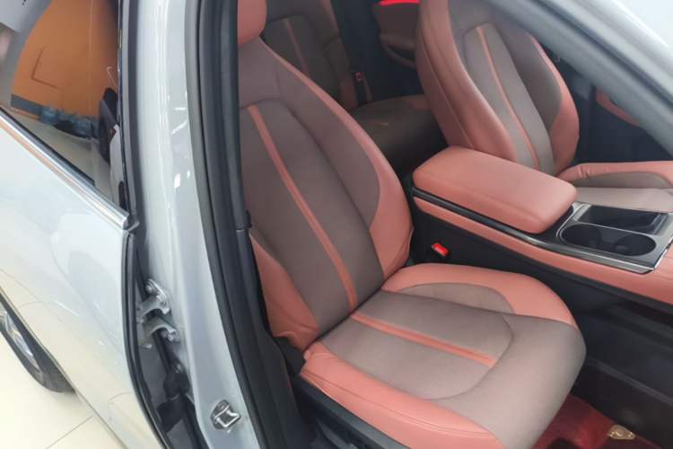 Used Nio EC6 2020 465 km Sport Edition Right Front Seat