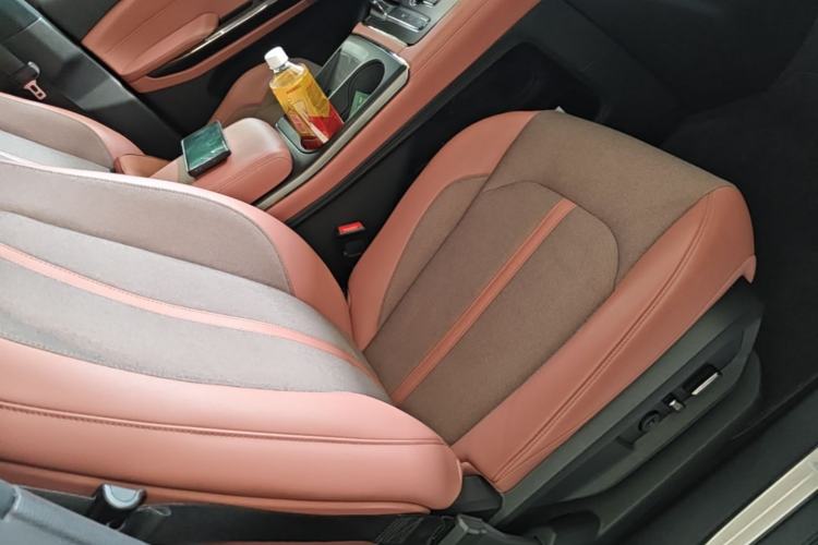 Used Nio EC6 2020 465 km Sport Edition Right Front Seat