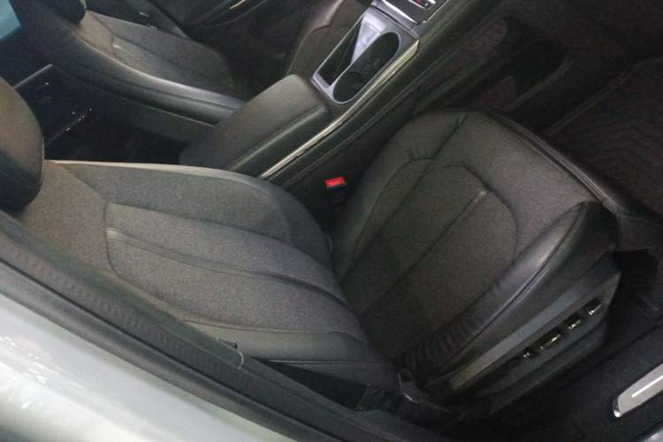 Used Nio EC6 2020 605 km Sport Edition Right Front Seat