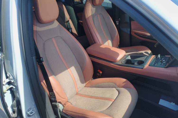 Used Nio EC6 2020 440 km Performance Version Right Front Seat