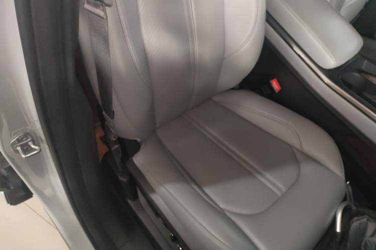 Used Nio EC6 2020 465 km Sport Edition Right Front Seat