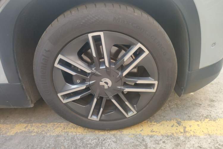 Used Nio EC6 2020 430 km Sport Version Right Front Wheel Hub