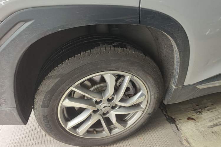 Used Nio EC6 2020 465 km Sport Edition Right Rear Wheel Hub