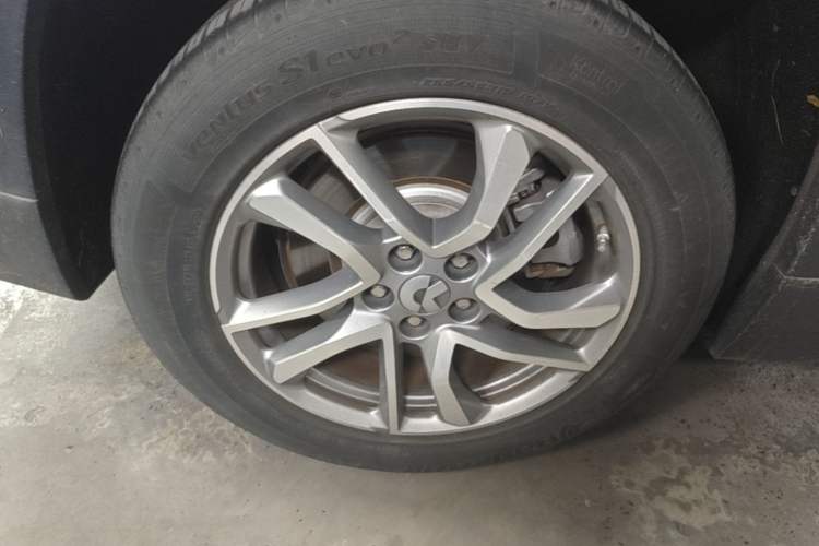 Used Nio EC6 2020 465 km Sport Edition Right Rear Wheel Hub