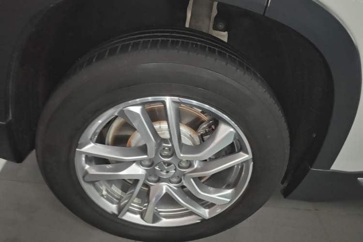 Used Nio EC6 2020 605 km Sport Edition Right Rear Wheel Hub