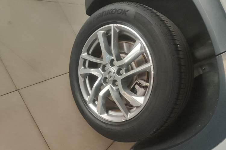 Used Nio EC6 2020 430 km Sport Version Right Rear Wheel Hub