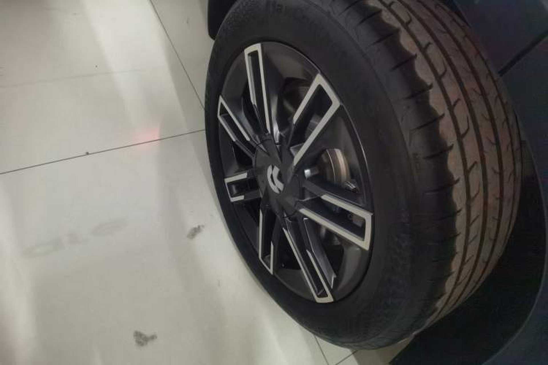 Used Nio EC6 2020 430 km Sport Version Right Rear Wheel Hub