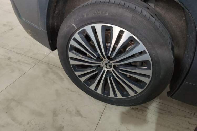 Used Nio EC6 2020 430 km Sport Version Right Rear Wheel Hub