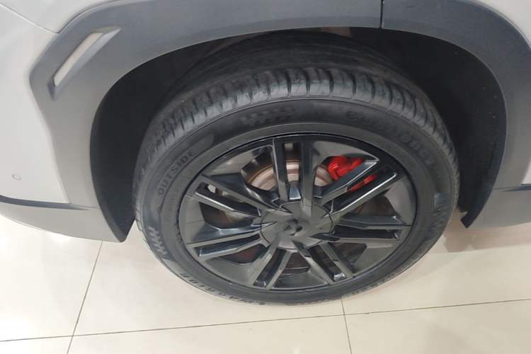 Used Nio EC6 2020 430 km Sport Version Right Rear Wheel Hub