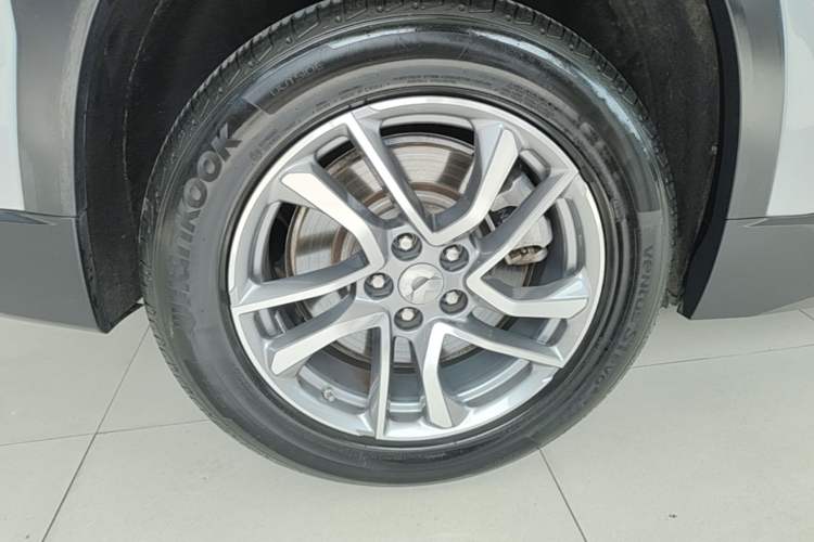 Used Nio EC6 2020 465 km Sport Edition Right Rear Wheel Hub