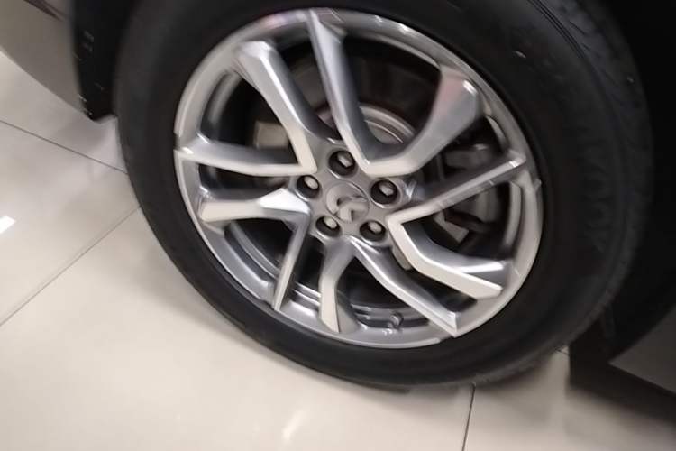 Used Nio EC6 2020 465 km Sport Edition Right Rear Wheel Hub