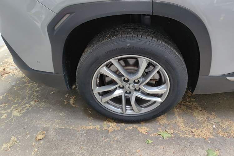 Used Nio EC6 2020 605 km Sport Edition Right Rear Wheel Hub